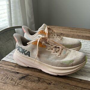 HOKA Clifton 9 women size - Vanilla/Astral